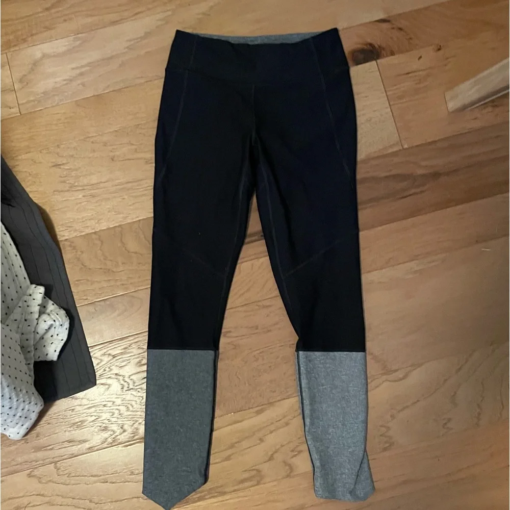 Outdoor voices dipped leggings — black and gray - Picture 3 of 5